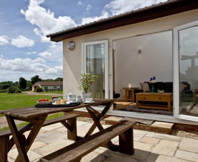 Lovely 2 Bedroom Holiday Chalet Near Сидмаут Экстерьер фото